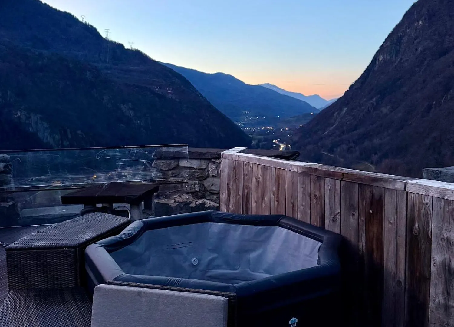 La Tour Du Chateau - Jacuzzi Sur Le Toit La Lechere